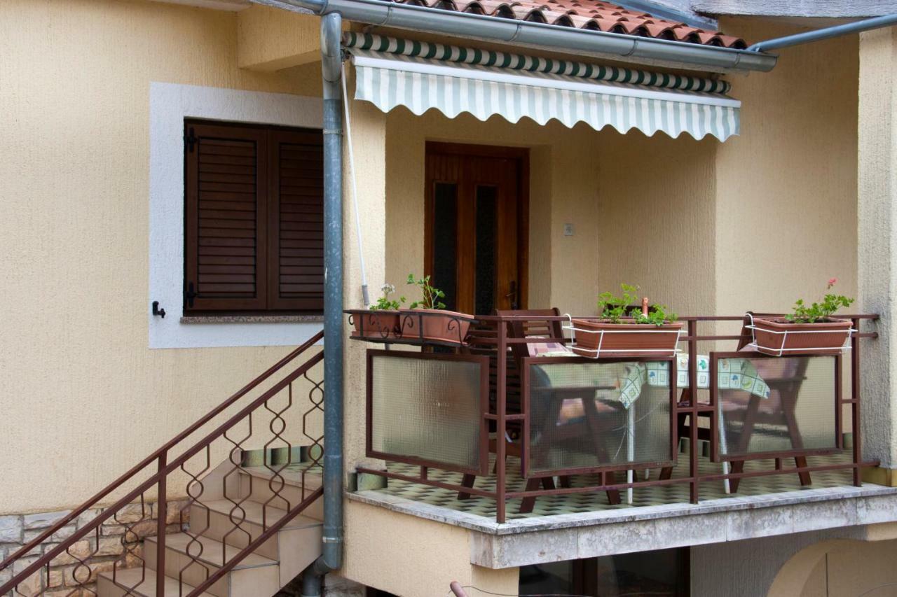 Apartments Uzila Family Mugeba 外观 照片